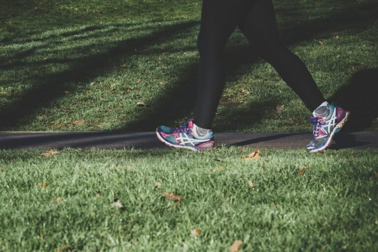 How humans continuously adapt while walking stably | MIT News